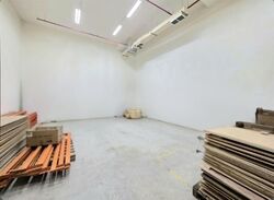 Oxley Bizhub (D14), Warehouse #612501241